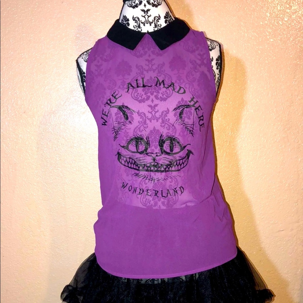 HOT TOPIC ALICE THROUGH THE LOOKING GLASS CAT TOP
